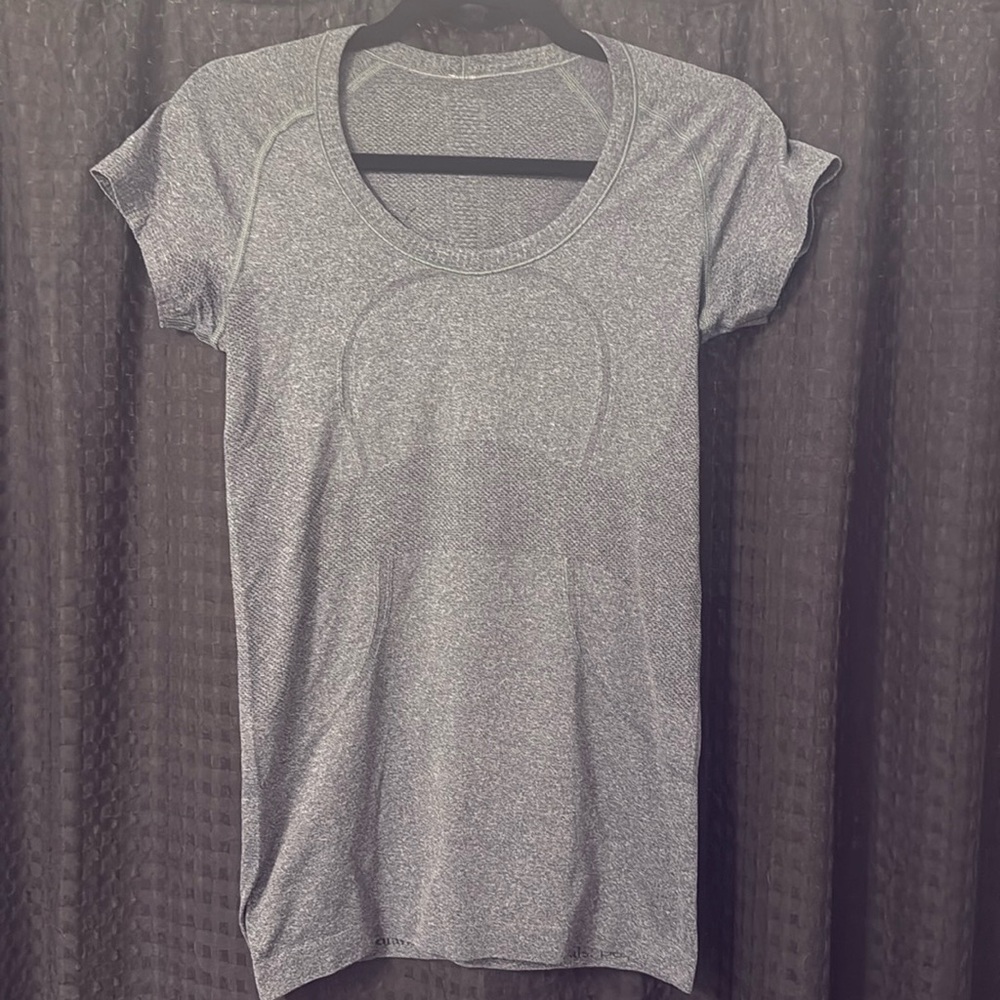 Women’s Lululemon Swiftly Tech Short Sleeve Shirt Size 6 | Dark Gray